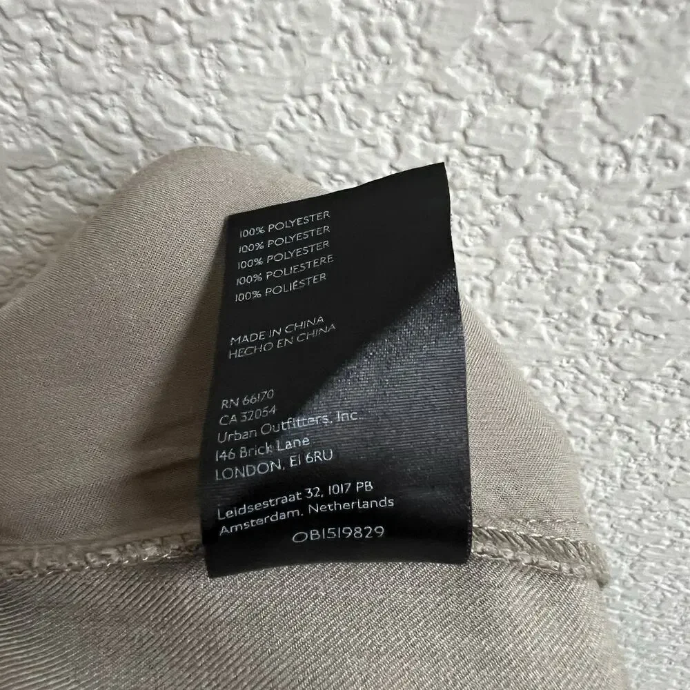 Urban Outfitters Pleated Front Dress Pants S Grey Relaxed Straight Leg Oversized